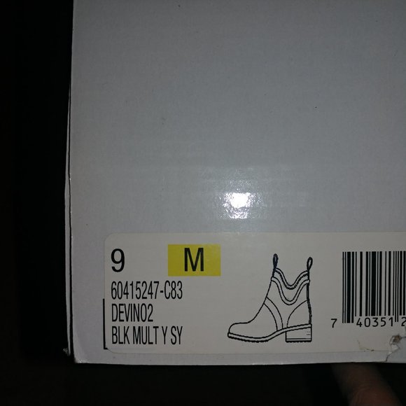 Nine West: DEVIN Black Shiny Rain Booties - Women's Size 9M - Picture 11 of 12